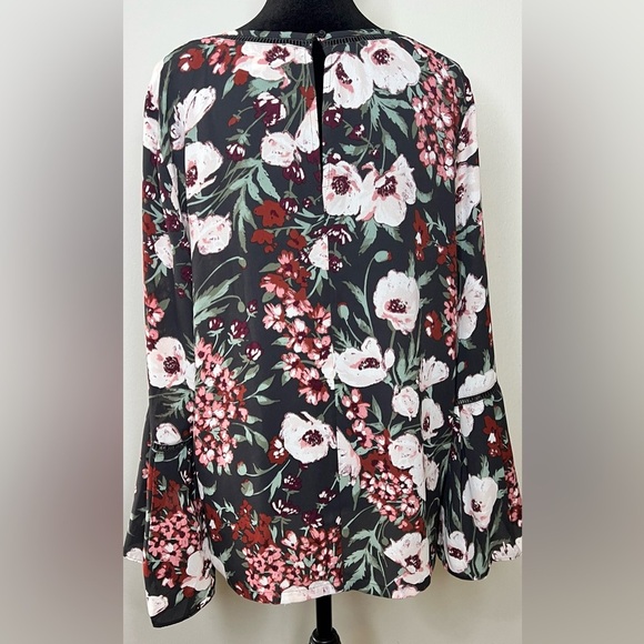 Loft black floral lightweight blouse  shirt bell sleeves keyhole closure medium - Picture 5 of 9
